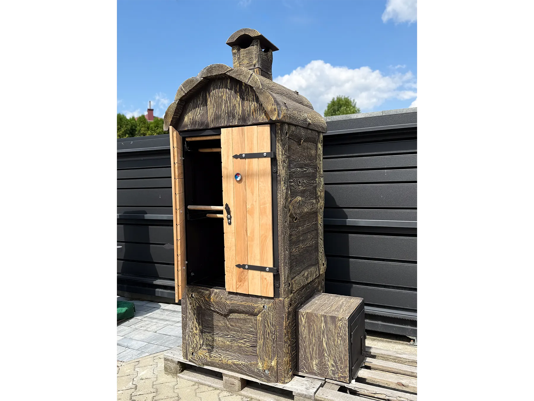 wędzarnia betonowa ogrodowa