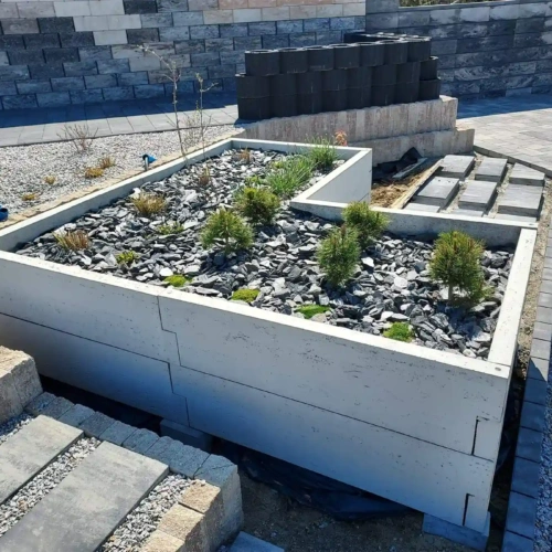 donica z betonu architektonicznego