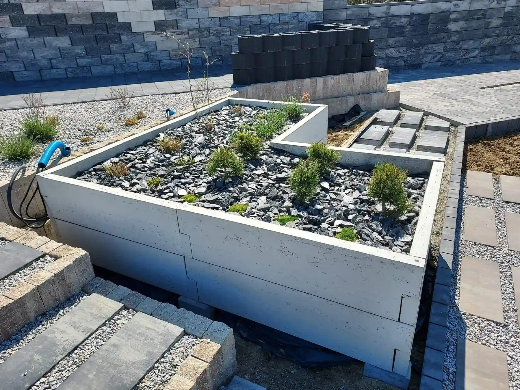 donica z betonu architektonicznego