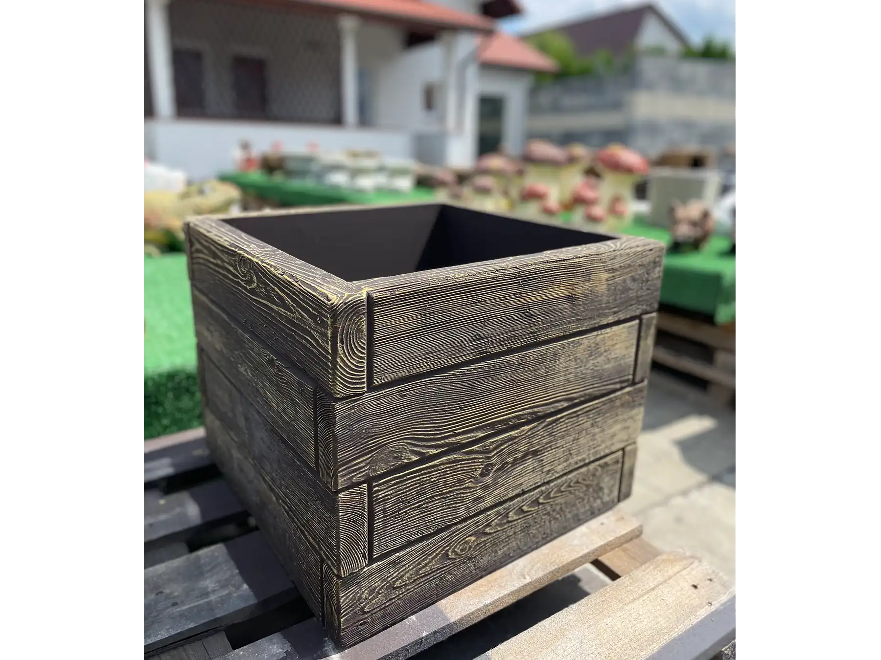 donica betonowa o imitacji deski