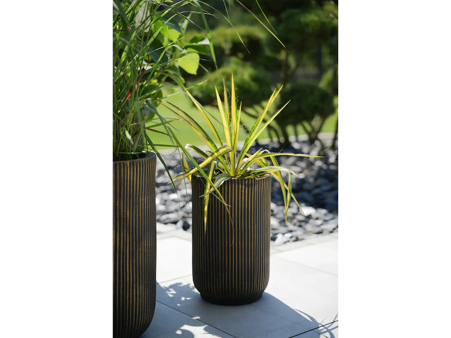 betonowe donice ryflowane