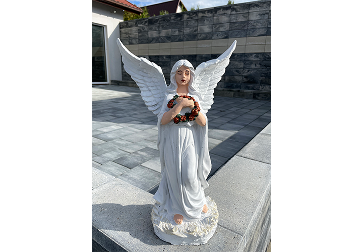 figura betonowa anioł