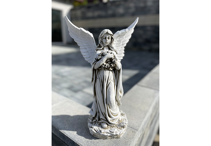 figurka anioł szary