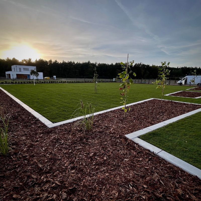 betonowe obrzeże trawnikowe