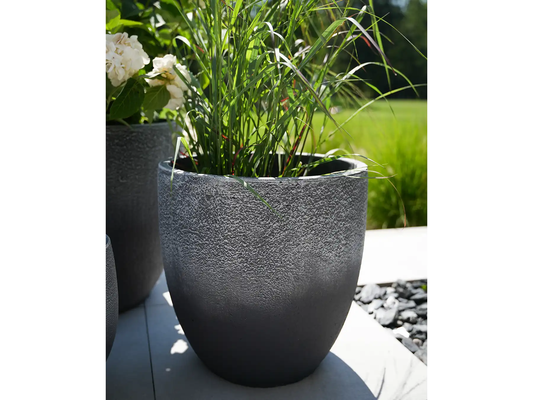 nowoczesna donica z betonu