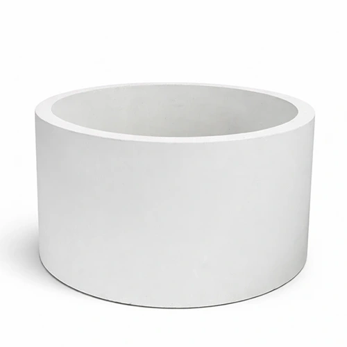 duża betonowa donica miejska