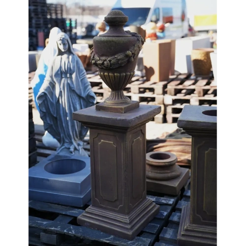 figura betonowa puchar