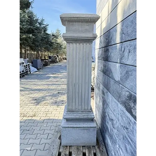 słupek ogrodzeniowy