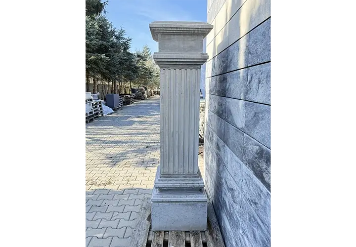 słupek ogrodzeniowy